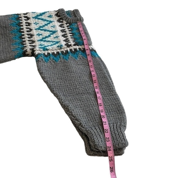Hand Knit Vintage Fair Isle Pattern | Nordic Style Sweater - Size Medium - Picture 8 of 10